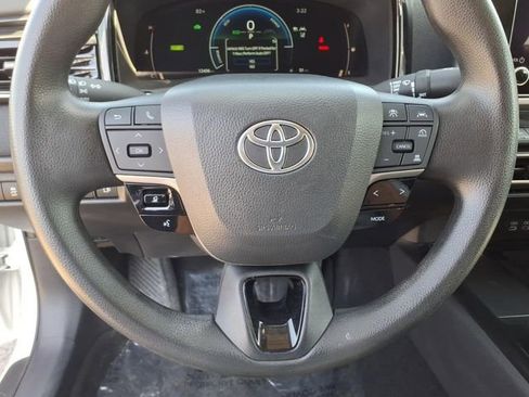 Used 2025 Toyota Camry LE FWD image 20