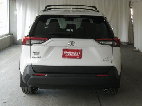 Certified 2025 Toyota RAV4 LE image 25