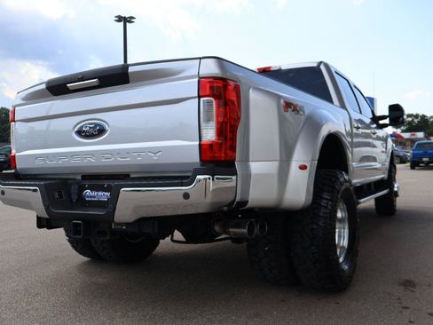 Used 2019 Ford F350 XLT w/ XLT Premium Package AWD/4WD image 6