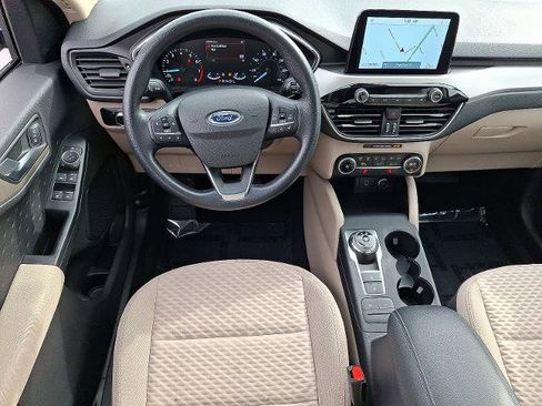 Certified 2020 Ford Escape SE image 11