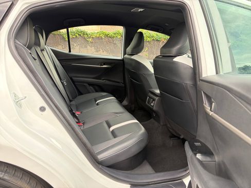 Used 2025 Toyota Camry SE FWD image 16