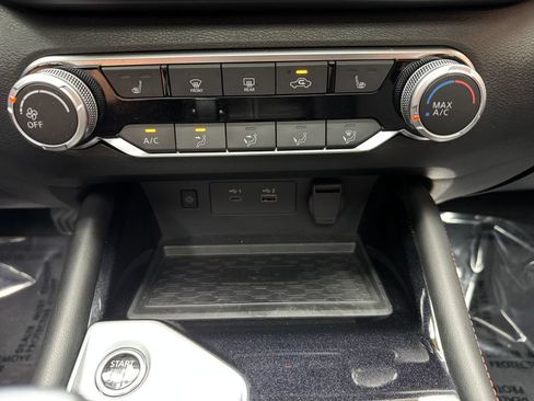 Used 2024 Nissan Altima 2.5 SR w/ SR Premium Package FWD image 19
