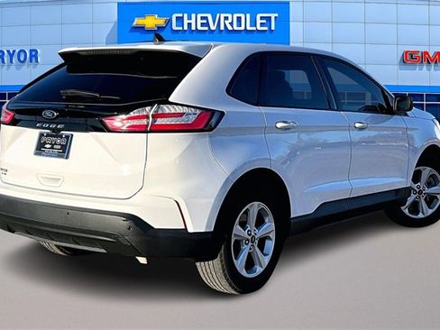 Used 2021 Ford Edge SE image 5