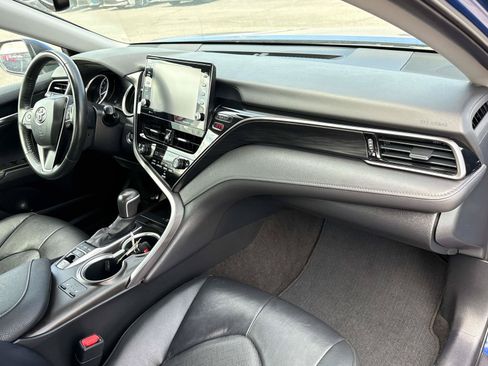 Used 2024 Toyota Camry XLE w/ Cold Weather Package FWD image 18