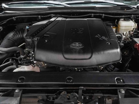 Used 2015 Toyota Tacoma TRD Pro w/ Off Road Towing Package image 27