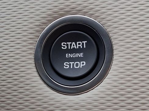 New 2026 Land Rover Discovery Sport Landmark AWD/4WD image 12