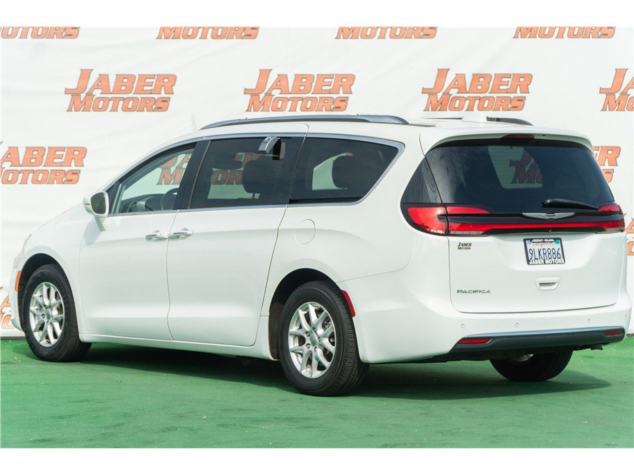 Used 2021 Chrysler Pacifica Touring-L FWD image 20