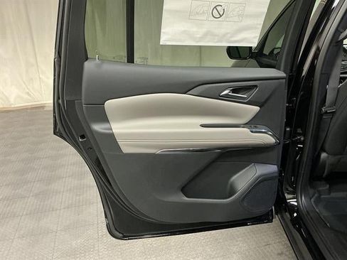 New 2026 Chevrolet Traverse LT w/ LPO, Floor Liner Package FWD image 25