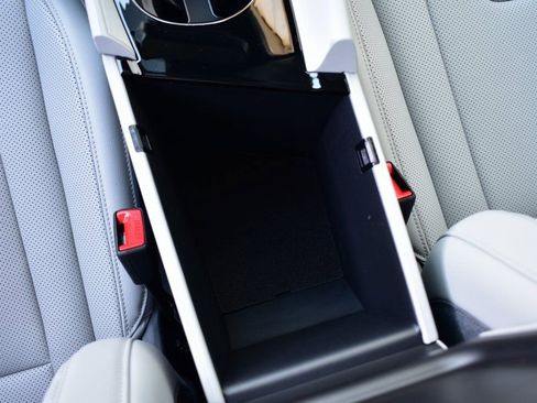 New 2026 Hyundai Elantra Limited FWD image 36