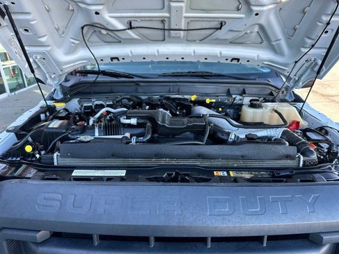 Used 2015 Ford F550 2WD Crew Cab Super Duty image 16