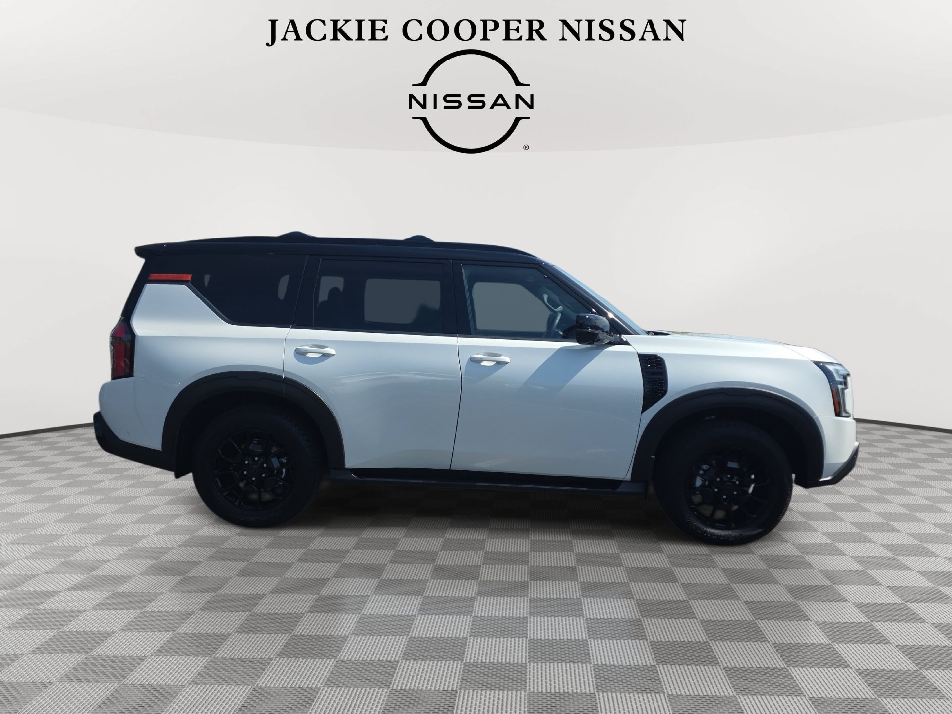 Used 2025 Nissan Armada PRO-4X AWD/4WD image 4