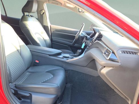 Used 2023 Toyota Camry SE image 15