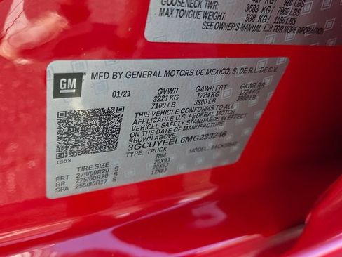 Used 2021 Chevrolet Silverado 1500 RST w/ Convenience Package II AWD/4WD image 18