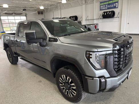 Used 2024 GMC Sierra 2500 Denali Ultimate w/ Max Trailering Package image 5