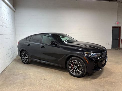 Used 2023 BMW X6 xDrive40i w/ M Sport Package image 5