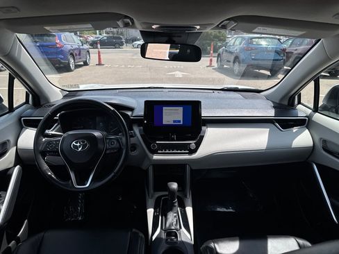Used 2023 Toyota Corolla Cross LE w/ Moonroof Package AWD/4WD image 11