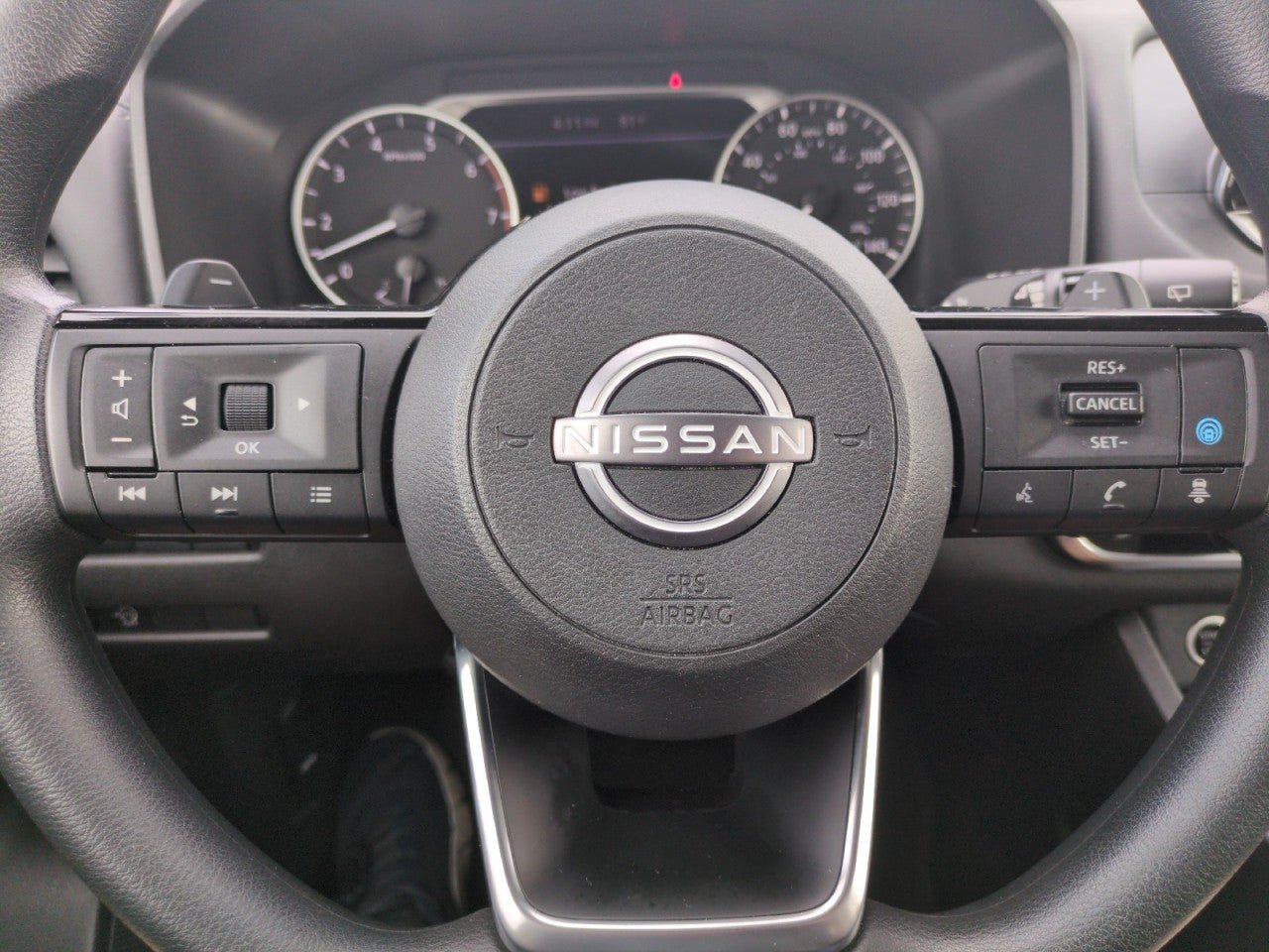 Used 2023 Nissan Rogue SV AWD/4WD image 16