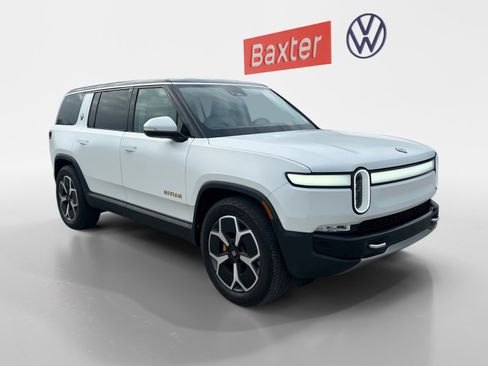 Used 2024 Rivian R1S Adventure image 1