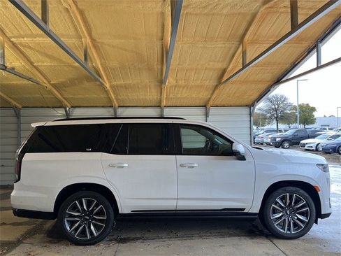 Used 2021 Cadillac Escalade Sport Platinum image 3