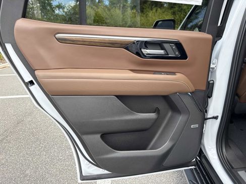 New 2026 Chevrolet Tahoe High Country w/ Sun And Tow Package AWD/4WD image 9
