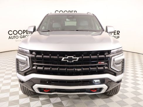 Used 2025 Chevrolet Suburban Z71 AWD/4WD image 9