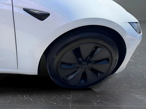 Used 2025 Tesla Model 3 Long Range AWD/4WD image 29