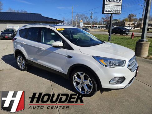 Used 2019 Ford Escape Titanium image 1