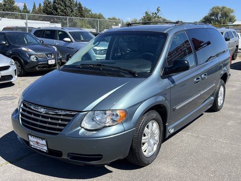 Used 2005 Chrysler Town & Country Touring FWD image 1