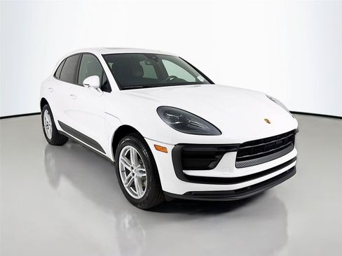 Used 2022 Porsche Macan AWD/4WD image 29