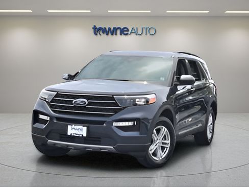 Used 2023 Ford Explorer XLT w/ Equipment Group 202A AWD/4WD image 10