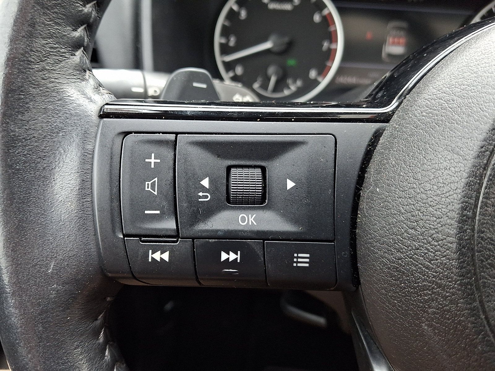 Certified 2023 Nissan Rogue SV w/ SV Premium B Package AWD/4WD image 21
