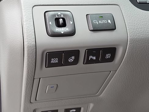 Used 2011 Lexus LS 460 L AWD/4WD image 29