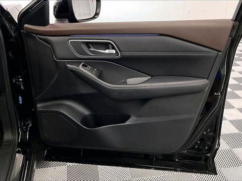 Used 2023 Nissan Rogue Platinum w/ Platinum Premium Package image 17