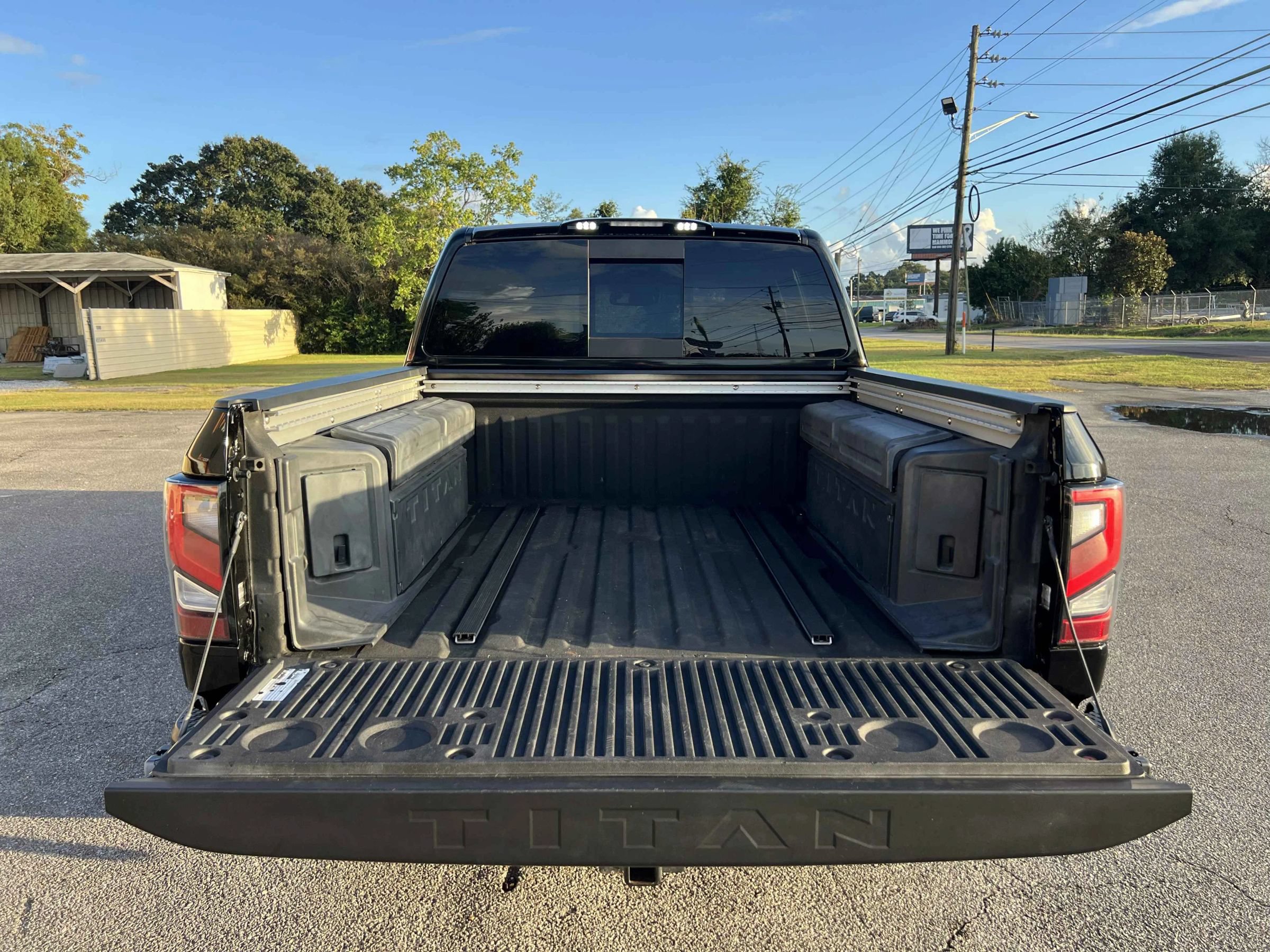 Used 2021 Nissan Titan Platinum Reserve w/ Moonroof Package RWD image 12
