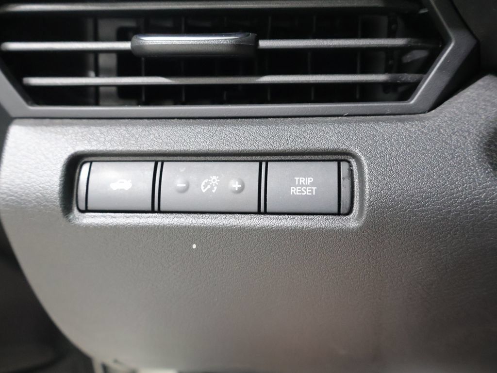 Used 2025 Nissan Altima 2.5 SV AWD/4WD image 32