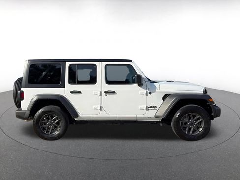 Used 2025 Jeep Wrangler Unlimited Sport AWD/4WD image 16