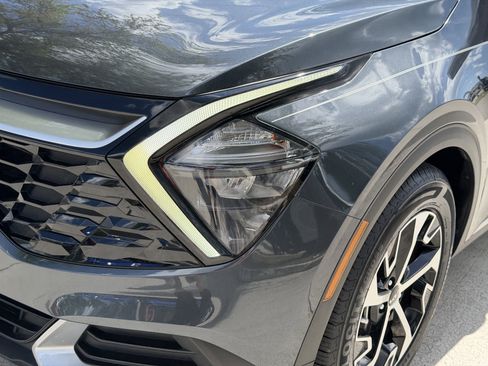 Certified 2023 Kia Sportage EX image 8