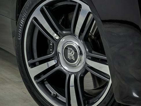 Used 2015 Rolls-Royce Wraith RWD image 2