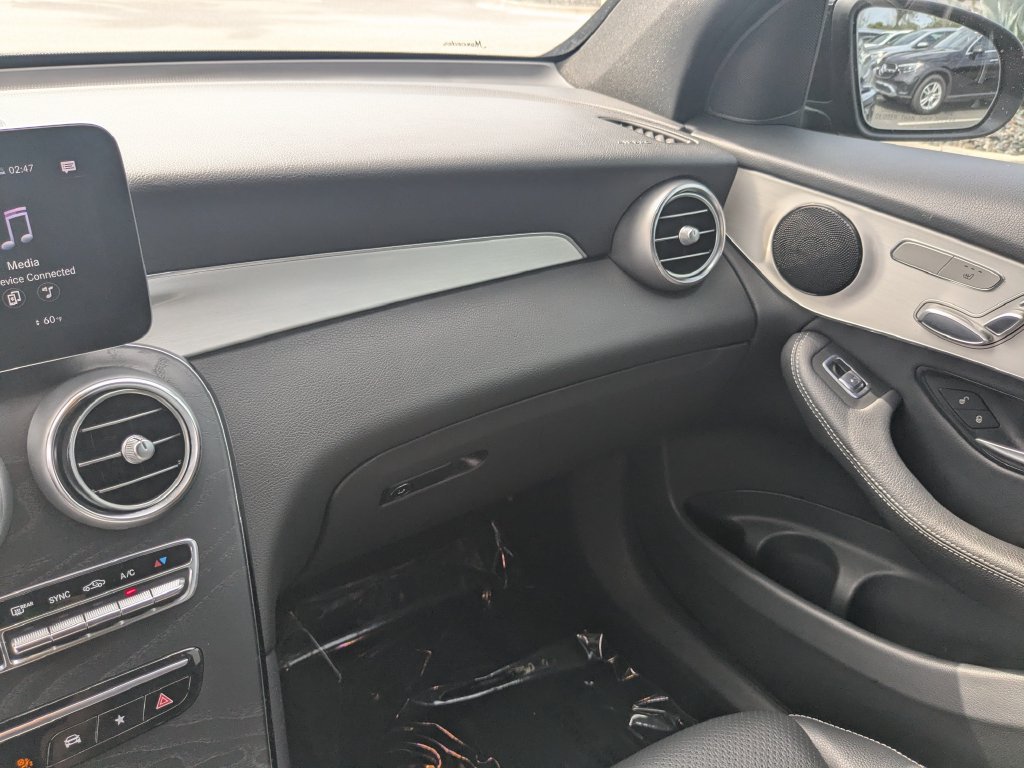 Used 2022 Mercedes-Benz GLC 300 image 4