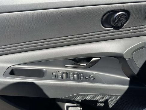 Used 2025 Hyundai Elantra SEL w/ Cargo Package FWD image 17