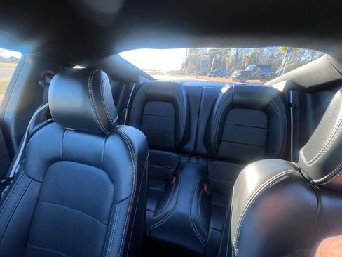 Used 2025 Ford Mustang GT Premium image 23