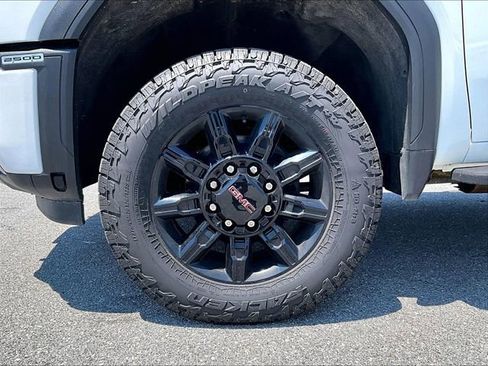 Used 2024 GMC Sierra 2500 AT4 w/ AT4 Premium Plus Package AWD/4WD image 7