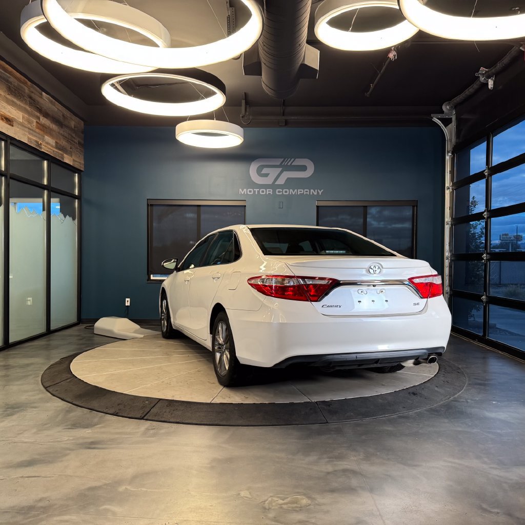 Used 2017 Toyota Camry SE FWD image 5