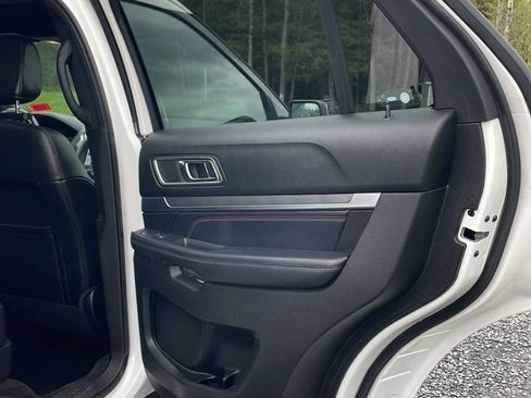 Used 2018 Ford Explorer Sport w/ Equipment Group 401A AWD/4WD image 18