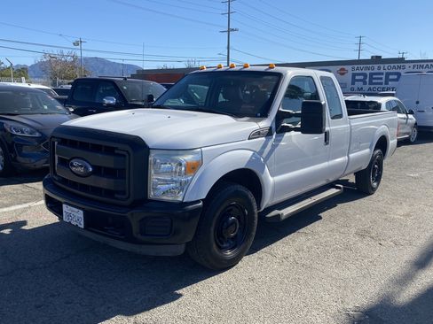 Used 2016 Ford F350 XL image 2