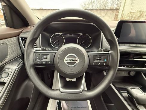 Used 2021 Nissan Rogue SV image 14