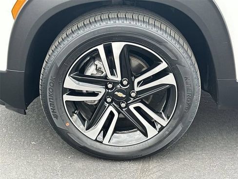 Certified 2023 Chevrolet TrailBlazer LT w/ LPO, Blackout Package FWD image 31