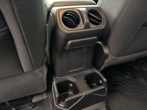 Used 2021 Jeep Gladiator Sport image 13