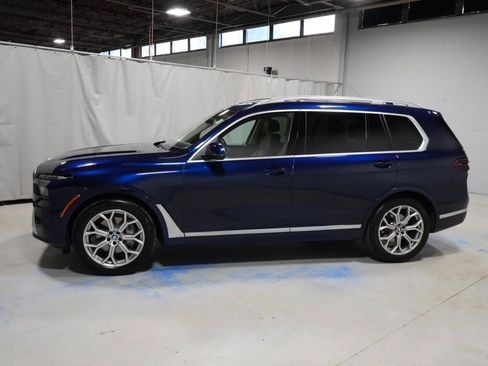 Used 2024 BMW X7 xDrive40i w/ Parking Assistance Package AWD/4WD image 18