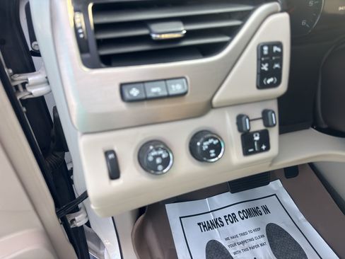 Used 2019 GMC Yukon XL Denali w/ Denali Ultimate Package AWD/4WD image 14